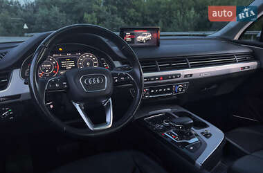 Внедорожник / Кроссовер Audi Q7 2017 в 
