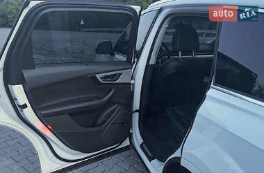 Внедорожник / Кроссовер Audi Q7 2017 в 