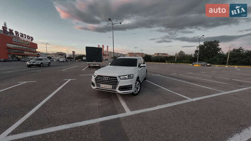 Позашляховик / Кросовер Audi Q7 2017 в Чернівцях