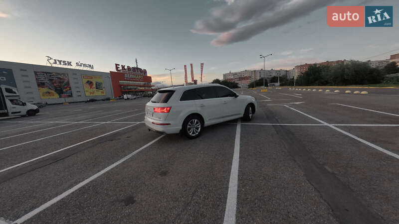 Позашляховик / Кросовер Audi Q7 2017 в Чернівцях