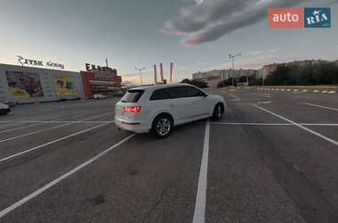 Внедорожник / Кроссовер Audi Q7 2017 в 