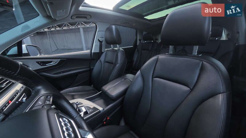 Позашляховик / Кросовер Audi Q7 2017 в Чернівцях