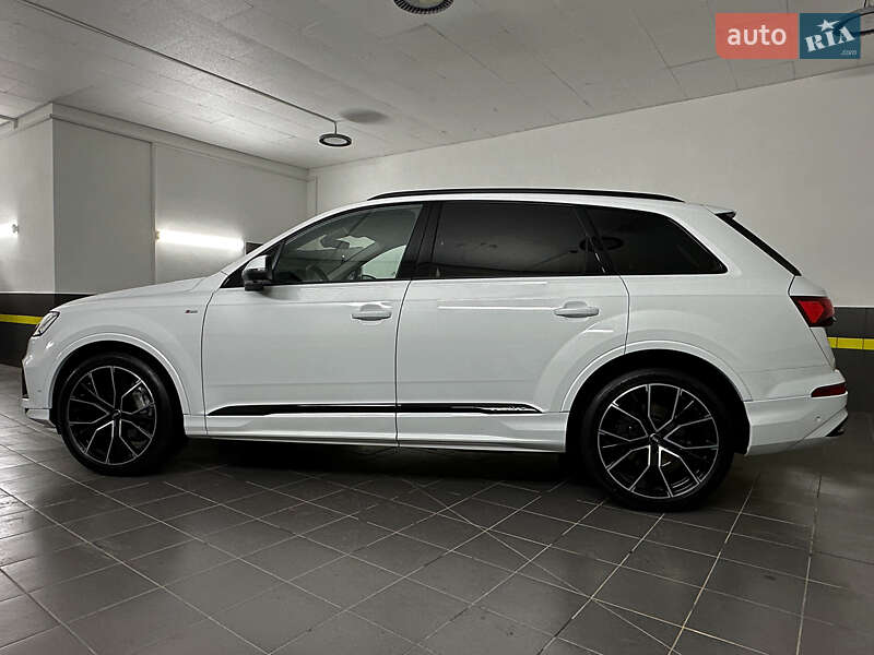 Внедорожник / Кроссовер Audi Q7 2020 в Казатине