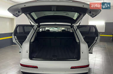 Внедорожник / Кроссовер Audi Q7 2020 в 