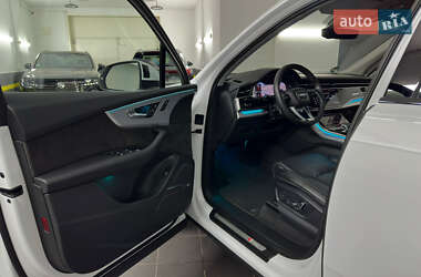 Внедорожник / Кроссовер Audi Q7 2020 в 