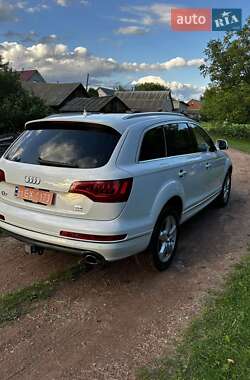 Внедорожник / Кроссовер Audi Q7 2013 в 