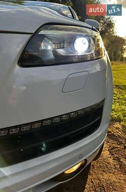 Внедорожник / Кроссовер Audi Q7 2013 в 