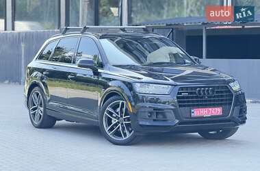 Позашляховик / Кросовер Audi Q7 2017 в 