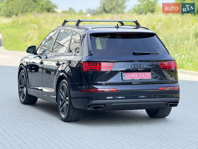 Внедорожник / Кроссовер Audi Q7 2017 в Ровно