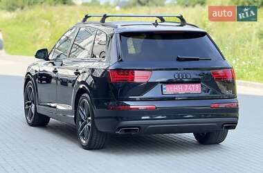 Позашляховик / Кросовер Audi Q7 2017 в 