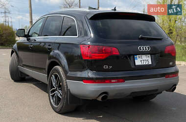 Внедорожник / Кроссовер Audi Q7 2007 в 