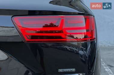 Внедорожник / Кроссовер Audi Q7 2017 в 