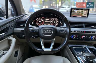 Внедорожник / Кроссовер Audi Q7 2017 в 