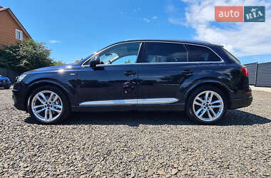 Внедорожник / Кроссовер Audi Q7 2016 в 