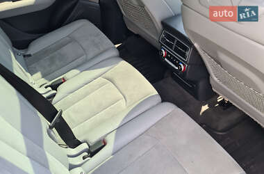 Внедорожник / Кроссовер Audi Q7 2016 в 