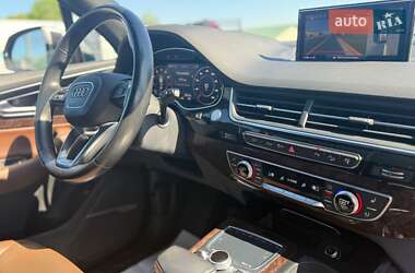 Внедорожник / Кроссовер Audi Q7 2017 в 