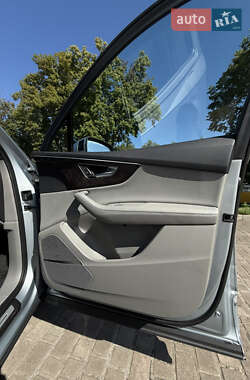 Внедорожник / Кроссовер Audi Q7 2023 в 