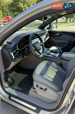 Внедорожник / Кроссовер Audi Q7 2023 в 