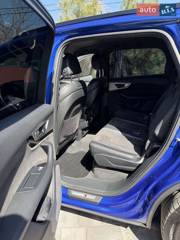 Позашляховик / Кросовер Audi Q7 2016 в Києві