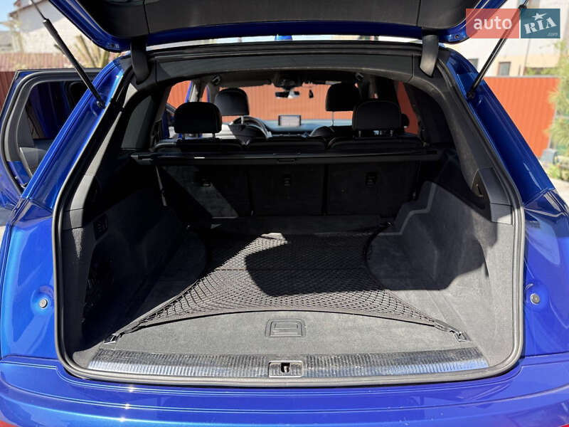 Позашляховик / Кросовер Audi Q7 2016 в Києві