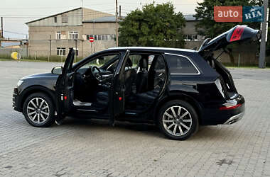 Внедорожник / Кроссовер Audi Q7 2017 в 