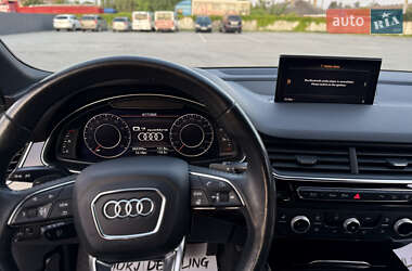 Внедорожник / Кроссовер Audi Q7 2017 в 