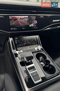 Внедорожник / Кроссовер Audi Q7 2022 в 