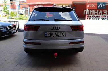 Позашляховик / Кросовер Audi Q7 2019 в 