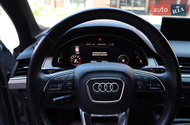 Позашляховик / Кросовер Audi Q7 2019 в 