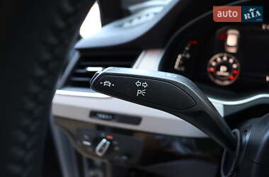 Позашляховик / Кросовер Audi Q7 2019 в 