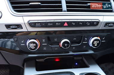 Позашляховик / Кросовер Audi Q7 2019 в 