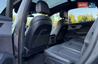 Внедорожник / Кроссовер Audi Q7 2021 в 