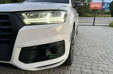 Внедорожник / Кроссовер Audi Q7 2018 в 