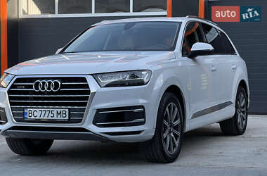 Внедорожник / Кроссовер Audi Q7 2016 в 