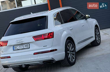 Внедорожник / Кроссовер Audi Q7 2016 в 