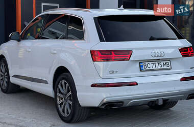 Внедорожник / Кроссовер Audi Q7 2016 в 