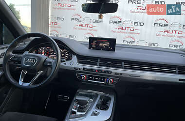 Внедорожник / Кроссовер Audi Q7 2018 в 