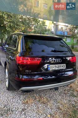 Внедорожник / Кроссовер Audi Q7 2016 в 