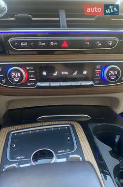 Внедорожник / Кроссовер Audi Q7 2016 в 