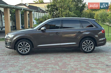 Внедорожник / Кроссовер Audi Q7 2017 в 