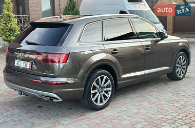 Внедорожник / Кроссовер Audi Q7 2017 в 