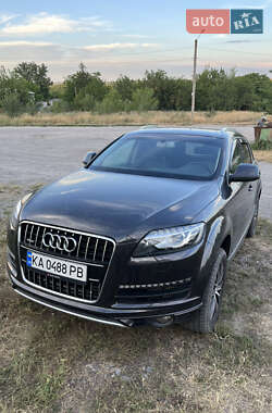 Позашляховик / Кросовер Audi Q7 2011 в 