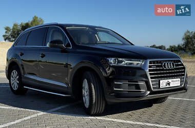 Внедорожник / Кроссовер Audi Q7 2017 в 
