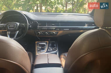 Внедорожник / Кроссовер Audi Q7 2016 в 