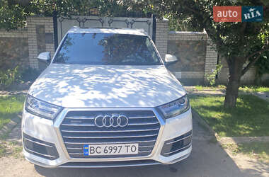 Внедорожник / Кроссовер Audi Q7 2016 в 