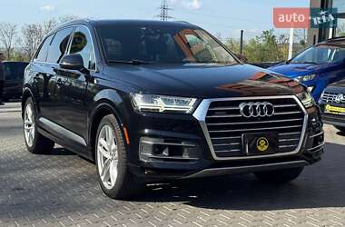 Позашляховик / Кросовер Audi Q7 2017 в Чернівцях