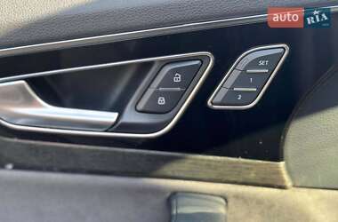 Позашляховик / Кросовер Audi Q7 2017 в 