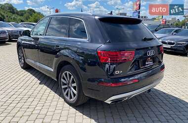 Внедорожник / Кроссовер Audi Q7 2016 в 