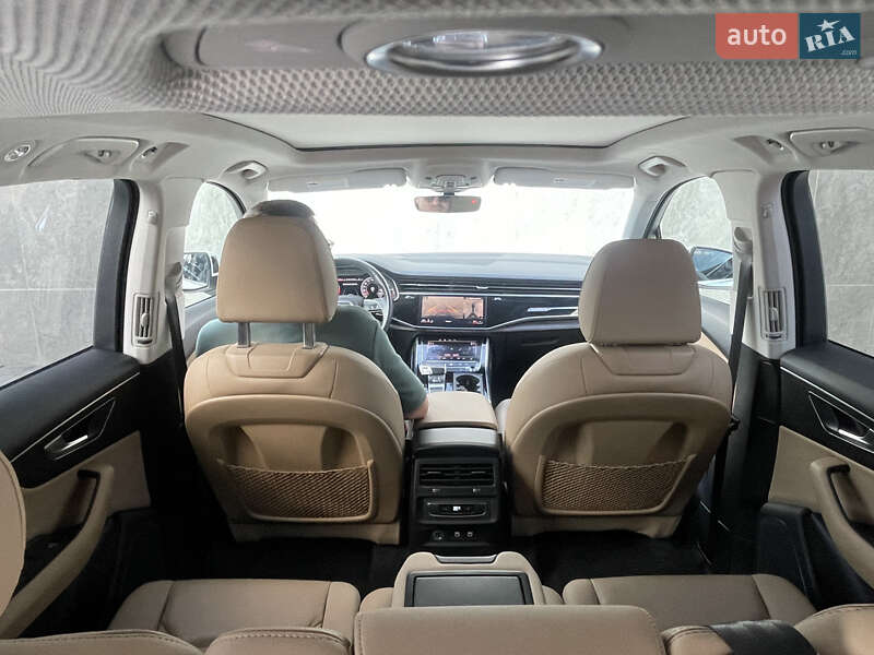 Позашляховик / Кросовер Audi Q7 2021 в Києві