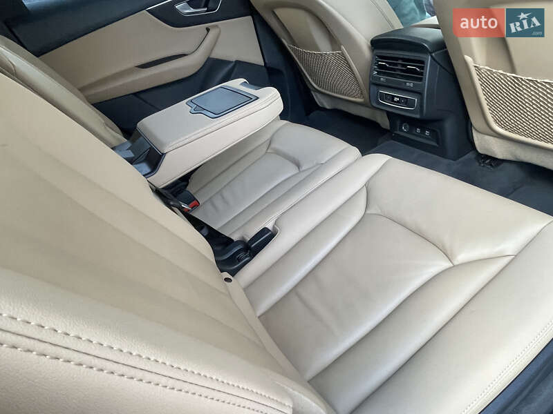 Позашляховик / Кросовер Audi Q7 2021 в Києві